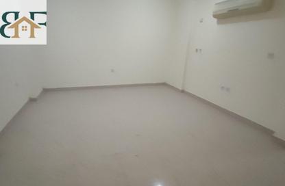 Apartment - 3 Bedrooms - 3 Bathrooms for rent in Doha Al Jadeed - Doha
