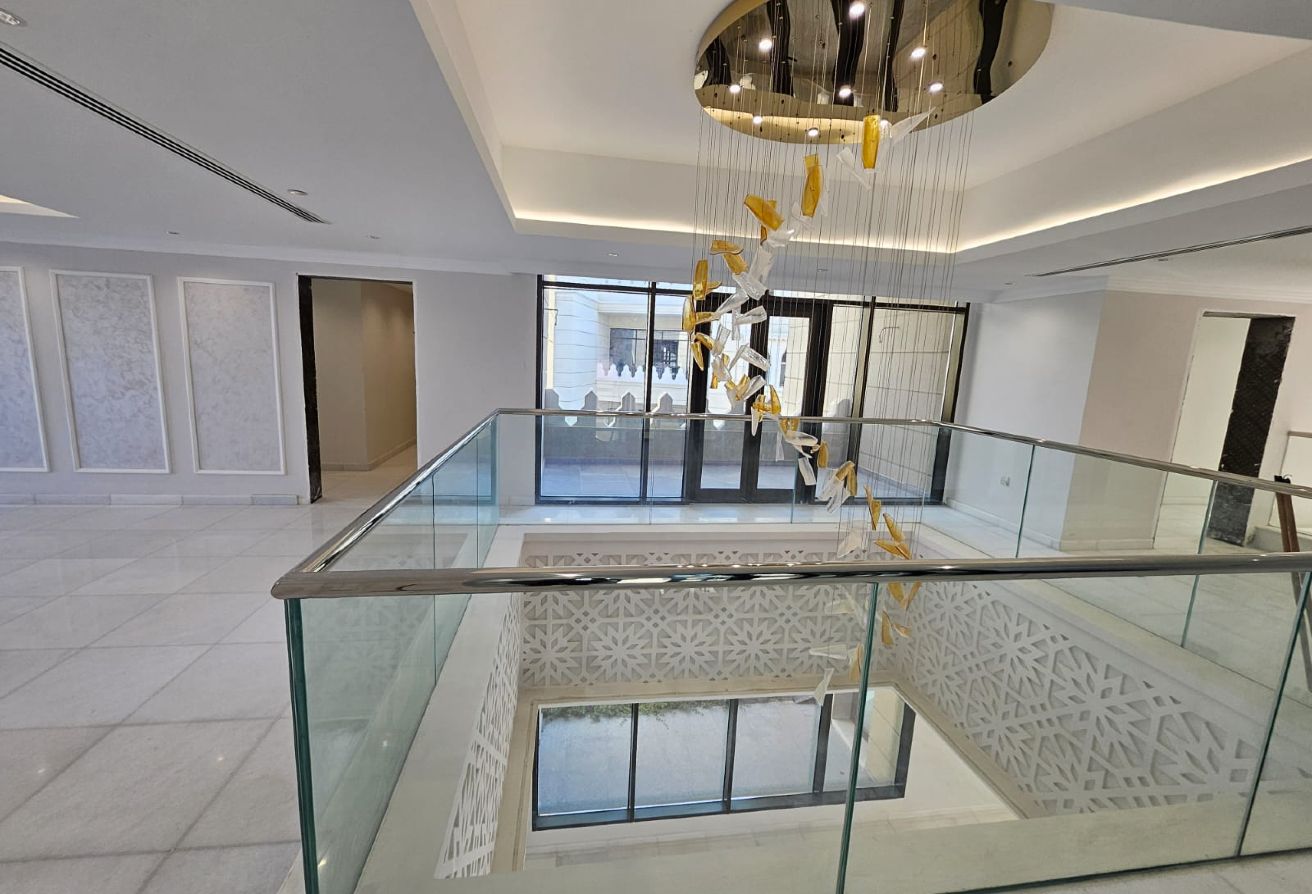 Exclusive World-Class Luxury Villa with Direct Sea thumbnail 16