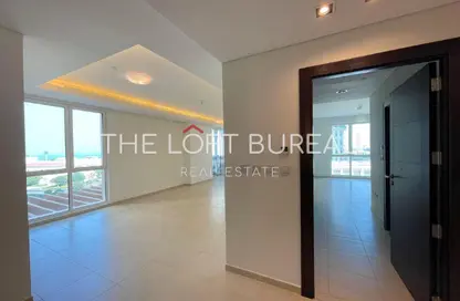 Apartment - 2 Bedrooms - 4 Bathrooms for rent in Viva West - Viva Bahriyah - The Pearl Island - Doha