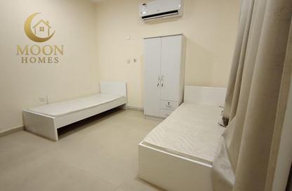 Apartment - 3 Bedrooms - 2 Bathrooms for rent in Umm Ghuwailina 4 - Umm Ghuwailina - Doha