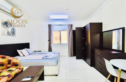 Apartment - Studio - 1 for rent in Umm Ghuwailina 4 - Umm Ghuwailina - Doha
