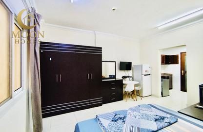 Apartment - Studio - 1 for rent in Umm Ghuwailina 4 - Umm Ghuwailina - Doha