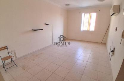 Apartment - 2 Bedrooms - 2 Bathrooms for rent in Hiteen Street - Al Muntazah - Doha