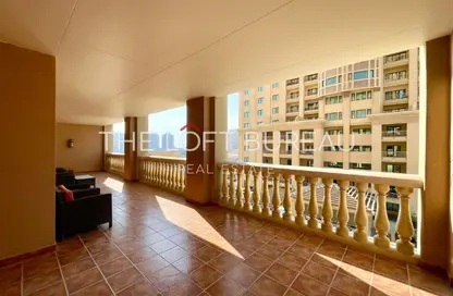 Apartment - 2 Bedrooms - 3 Bathrooms for sale in West Porto Drive - Porto Arabia - The Pearl Island - Doha