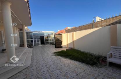 Apartment - 5 Bedrooms - 7+ Bathrooms for rent in Izghawa - Izghawa - Doha