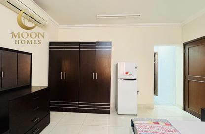 Apartment - Studio - 1 Bathroom for rent in Umm Ghwailina Comm - Umm Ghuwalina - Umm Ghuwailina - Doha