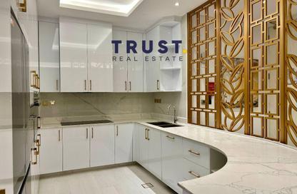 Apartment - 2 Bedrooms - 3 Bathrooms for rent in Floresta Gardens - The Pearl Island - Doha