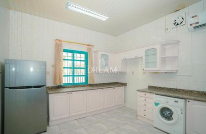 Villa - 3 Bedrooms - 4 Bathrooms for rent in New Salata - Salata - Doha