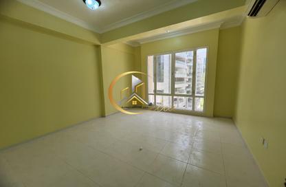 Apartment - 4 Bedrooms - 3 Bathrooms for rent in Asim Bin Omar Street - Al Mansoura - Doha Apartment - 4 Bedrooms - 3 Bathrooms for rent in Asim Bin Omar Street - Al Mansoura - Doha