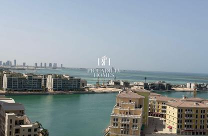 Apartment - 2 Bedrooms - 3 Bathrooms for rent in Tower 10 - Porto Arabia - The Pearl Island - Doha