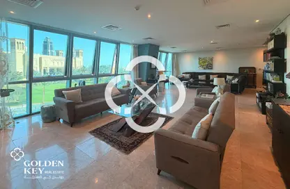 شقة - 3 غرف نوم - 5 حمامات للايجار في برج زجزاج  ا - أبراج زجزاج - الخليج الغربي - الدوحة