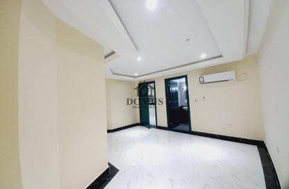 Apartment - Studio - 1 for rent in Thabit Bin Zaid Street - Al Mansoura - Doha