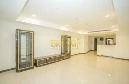 Apartment - 1 Bedroom - 2 Bathrooms for rent in West Porto Drive - Porto Arabia - The Pearl Island - Doha