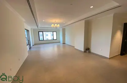 Apartment - 1 Bedroom - 2 Bathrooms for sale in West Porto Drive - Porto Arabia - The Pearl Island - Doha