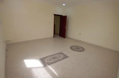 شقة - غرفة نوم - 1 حمام للايجار في شارع عنيزة - الحي الدبلوماسي - الدوحة