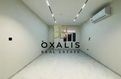 Apartment - 2 Bedrooms - 2 Bathrooms for rent in Urwa Bin Masoud Street - Al Messila - Doha