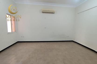 Apartment - 3 Bedrooms - 3 Bathrooms for rent in Muntazah 7 - Al Muntazah - Doha