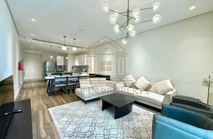 Apartment - 3 Bedrooms - 4 Bathrooms for rent in Floresta Gardens - Floresta Gardens - The Pearl Island - Doha