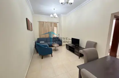 شقة - 2 غرف نوم - 2 حمامات للايجار في شارع المطار القديم - طريق المطار القديم - الدوحة