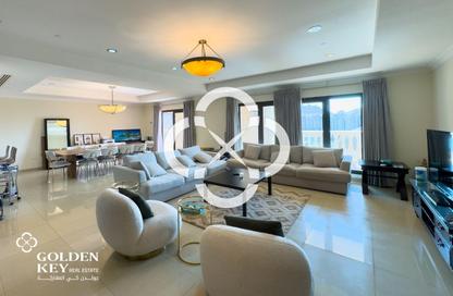Apartment - 2 Bedrooms - 3 Bathrooms for sale in West Porto Drive - Porto Arabia - The Pearl Island - Doha
