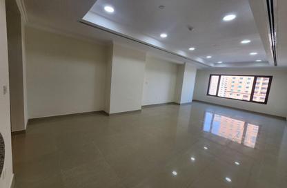 Apartment - 2 Bedrooms - 2 Bathrooms for rent in East Porto Drive - Porto Arabia - The Pearl Island - Doha