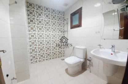 Apartment - 4 Bedrooms - 3 Bathrooms for rent in Thabit Bin Zaid Street - Al Mansoura - Doha