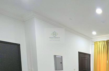 Apartment - 1 Bedroom - 2 Bathrooms for rent in Old Airport Residential Apartments - Old Airport Road - Doha Apartment - 1 Bedroom - 2 Bathrooms for rent in Old Airport Residential Apartments - Old Airport Road - Doha