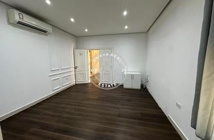 Apartment - Studio - 1 Bathroom for rent in Al Dafna - Al Dafna - Doha