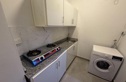 Apartment - Studio - 1 Bathroom for rent in Umm Qarn - Al Daayen