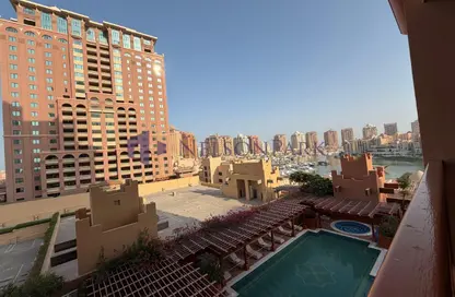 شقة - 2 غرف نوم - 3 حمامات للايجار في طريق بورتو الشرقي - بورتو أرابيا - جزيرة اللؤلؤة - الدوحة