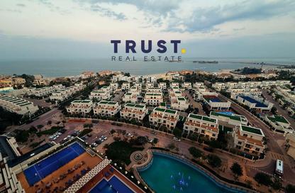 Apartment - 2 Bedrooms - 4 Bathrooms for rent in The Garden - Floresta Gardens - The Pearl Island - Doha