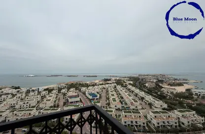 Apartment - 2 Bedrooms - 3 Bathrooms for rent in Floresta Gardens - Floresta Gardens - The Pearl Island - Doha