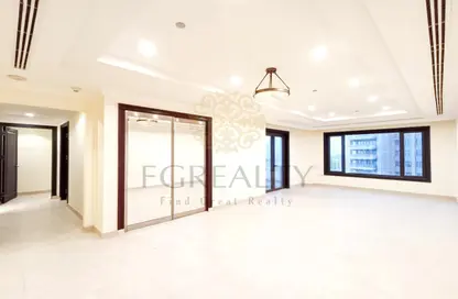 شقة - 2 غرف نوم - 3 حمامات للبيع في طريق بورتو الغربي - بورتو أرابيا - جزيرة اللؤلؤة - الدوحة