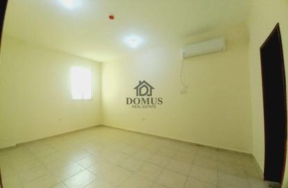 Apartment - 2 Bedrooms - 2 Bathrooms for rent in Thabit Bin Zaid Street - Al Mansoura - Doha