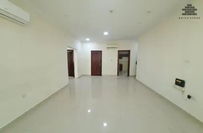 Apartment - 2 Bedrooms - 2 Bathrooms for rent in Muntazah 10 - Al Muntazah - Doha