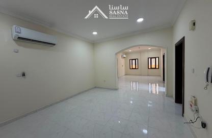 Apartment - 2 Bedrooms - 2 Bathrooms for rent in Fereej Kulaib - Doha