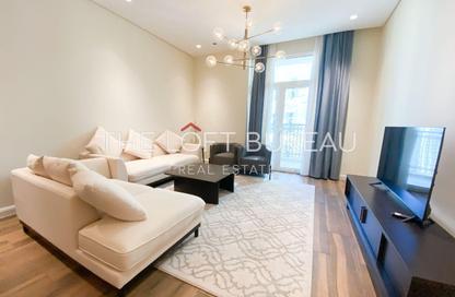 Apartment - 2 Bedrooms - 3 Bathrooms for rent in Floresta Gardens - Floresta Gardens - The Pearl Island - Doha