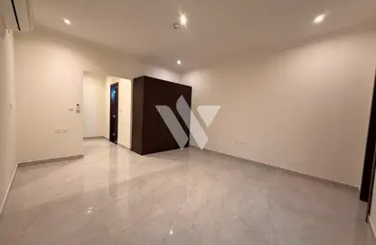 Apartment - 3 Bedrooms - 2 Bathrooms for rent in Al Mansoura - Al Mansoura - Doha