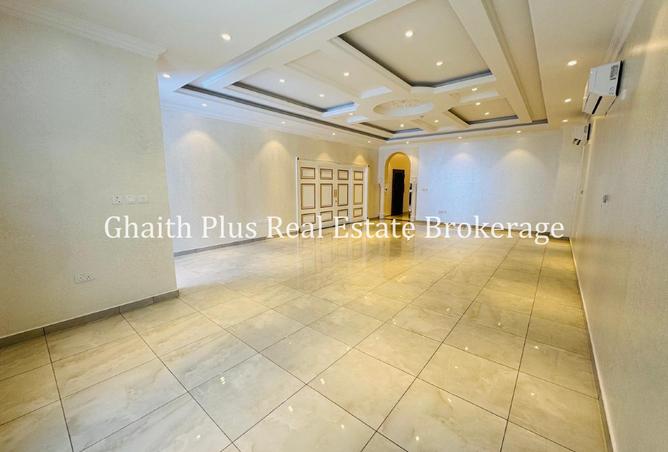 983006 - Property Image 2