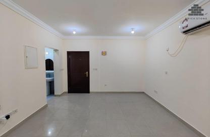 Apartment - 2 Bedrooms - 2 Bathrooms for rent in Muntazah 7 - Al Muntazah - Doha