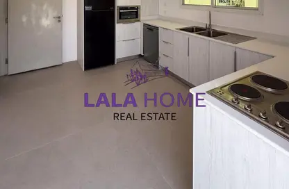 فيلا - 3 غرف نوم - 5 حمامات للايجار في عين خالد - الدوحة