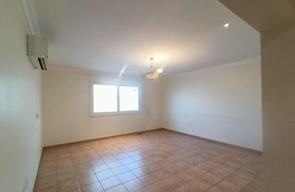 Compound - 3 - 4 for rent in Al Nasr Street - Al Nasr - Doha
