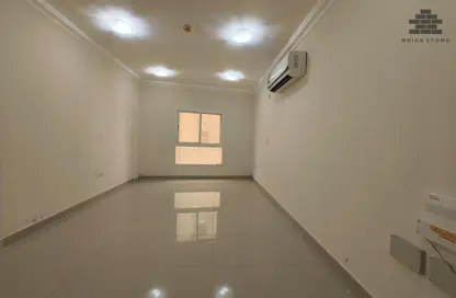 Apartment - 2 Bedrooms - 2 Bathrooms for rent in Al Mansoura - Al Mansoura - Doha