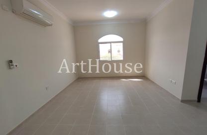 Villa - 5 Bedrooms - 4 Bathrooms for rent in Bu Hamour Street - Abu Hamour - Doha