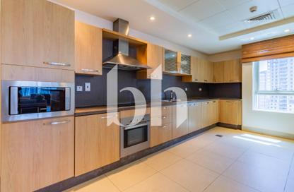 Apartment - 3 Bedrooms - 3 Bathrooms for rent in West Bay Tower - West Bay - West Bay - Doha