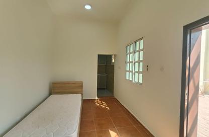 Apartment - Studio - 1 for rent in Onaiza Street - Diplomatic Area - Doha