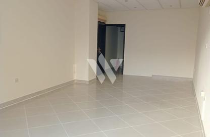 Shop - Studio - 2 Bathrooms for rent in Al Jazeera Street - Fereej Bin Mahmoud North - Fereej Bin Mahmoud - Doha