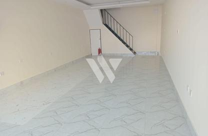Shop - Studio - 2 Bathrooms for rent in Al Jazeera Street - Fereej Bin Mahmoud North - Fereej Bin Mahmoud - Doha