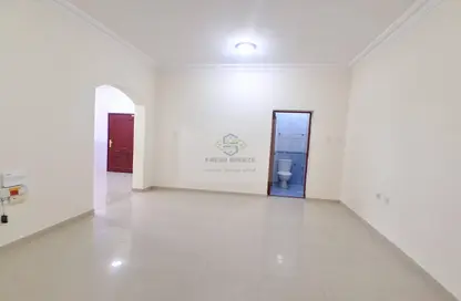 شقة - 2 غرف نوم - 2 حمامات للايجار في منتزه 7 - المنتزه - الدوحة