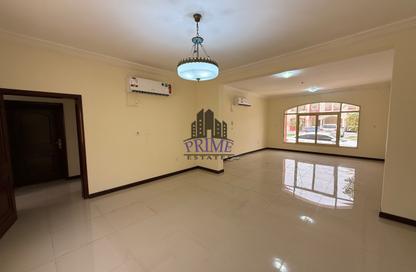 Villa - 3 Bedrooms - 4 Bathrooms for rent in Salwa Road - Al Aziziyah - Doha